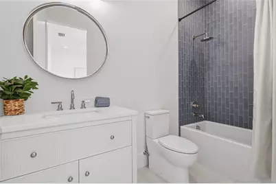 680 Key Royale Drive, Holmes Beach, FL 34217 - Photo 29