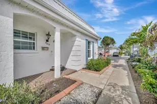 9819 Hernando Ct, Bradenton, FL 34210 - Photo 3