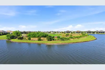 8465 Pavia Way, Lakewood Ranch, FL 34202 - Photo 63