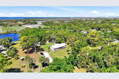 9811 28th Avenue E, Palmetto, FL 34221 - Photo 5