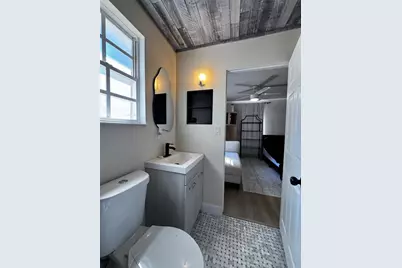 3008 Hillview Street, Sarasota, FL 34239 - Photo 13