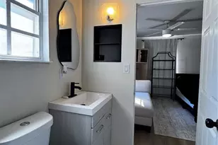 3008 Hillview St, Sarasota, FL 34239 - Photo 13