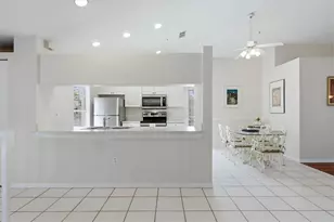 4205 Castlebridge Ln, Sarasota, FL 34238 - Photo 11