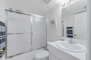 4205 Castlebridge Ln, Sarasota, FL 34238 - Photo 23