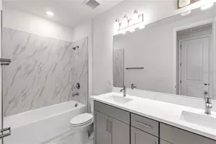 192 Eagleston Ln, Sarasota, FL 34240 - Photo 11