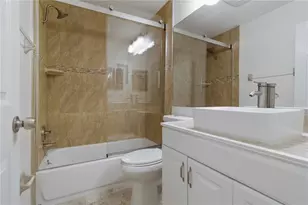 3833 59th Ave W, Bradenton, FL 34210 - Photo 15