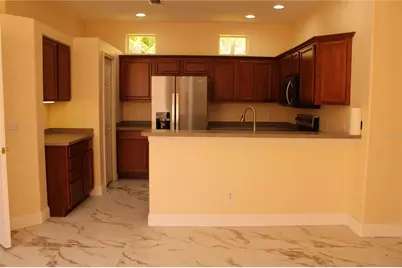 7803 33rd Street E, Sarasota, FL 34243 - Photo 9