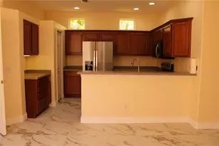 7803 33rd St E, Sarasota, FL 34243 - Photo 9