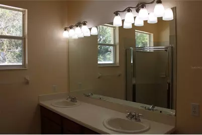 7803 33rd Street E, Sarasota, FL 34243 - Photo 17