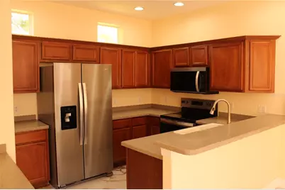 7803 33rd Street E, Sarasota, FL 34243 - Photo 3