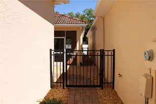 7803 33rd St E, Sarasota, FL 34243 - Photo 29