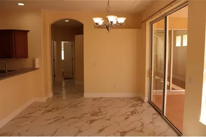 7803 33rd Street E, Sarasota, FL 34243 - Photo 7