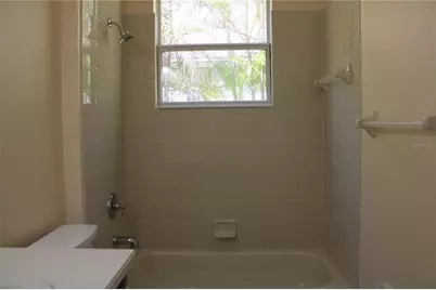 7803 33rd Street E, Sarasota, FL 34243 - Photo 25