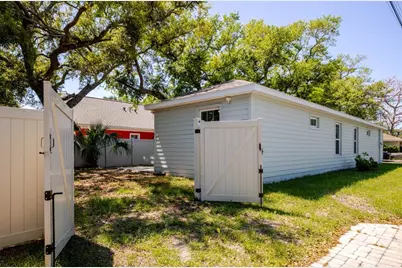 1101 2nd Street W, Bradenton, FL 34205 - Photo 35