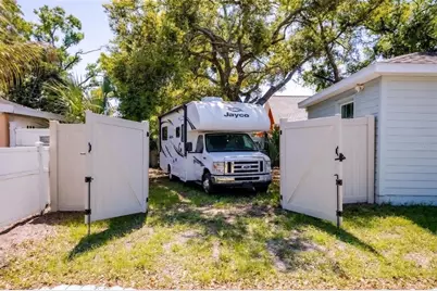 1101 2nd Street W, Bradenton, FL 34205 - Photo 37