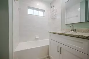1101 2nd St W, Bradenton, FL 34205 - Photo 25