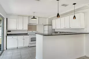 6008 9th St E, Bradenton, FL 34203 - Photo 13