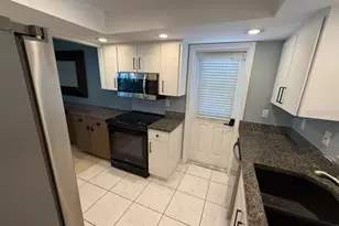 5835 Tidewood Ave, Sarasota, FL 34231 - Photo 11