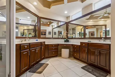 566 Planters Manor Way, Bradenton, FL 34212 - Photo 35