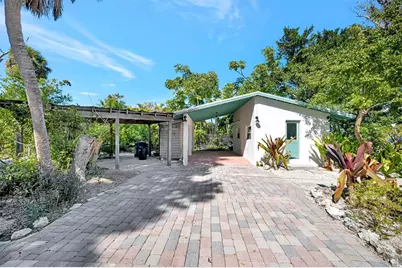 4237 Higel Avenue, Sarasota, FL 34242 - Photo 9