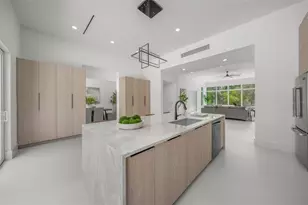 3500 Bay Shore Rd, Sarasota, FL 34234 - Photo 9