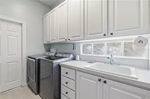 5696 Ferrara Dr, Sarasota, FL 34238 - Photo 33