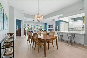 5696 Ferrara Dr, Sarasota, FL 34238 - Photo 9