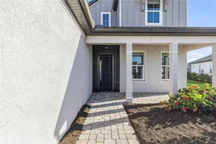 17109 Sweetwater Village Dr, Lakewood Ranch, FL 34211 - Photo 5