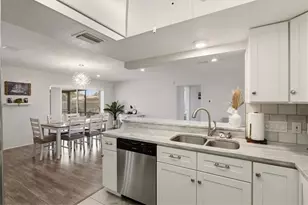 3310 Siesta Dr, Venice, FL 34293 - Photo 15