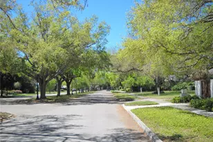 1759 Cherokee Dr, Sarasota, FL 34239 - Photo 1