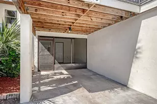 3310 Ramblewood Pl, Sarasota, FL 34237 - Photo 3