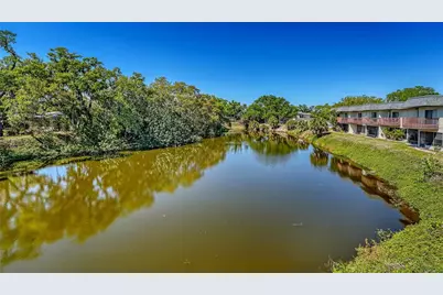 3310 Ramblewood Place, Sarasota, FL 34237 - Photo 11