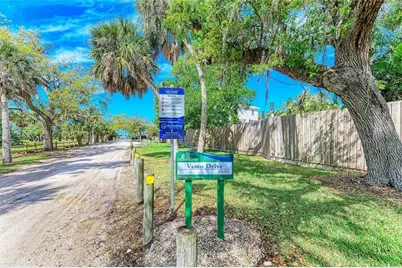 1885 Vamo Drive, Sarasota, FL 34231 - Photo 31