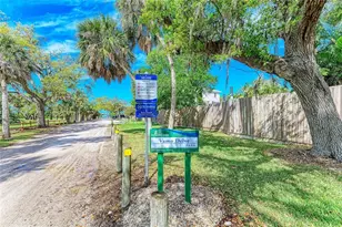 1885 Vamo Dr, Sarasota, FL 34231 - Photo 31