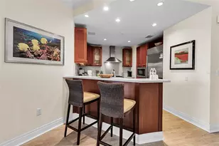 915 Seaside Dr, Sarasota, FL 34242 - Photo 7