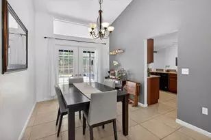 4644 Hamlets Grv Dr, Sarasota, FL 34235 - Photo 15