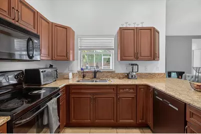 4644 Hamlets Grove Drive, Sarasota, FL 34235 - Photo 17