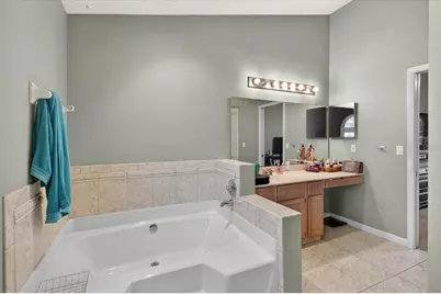 4644 Hamlets Grove Drive, Sarasota, FL 34235 - Photo 29