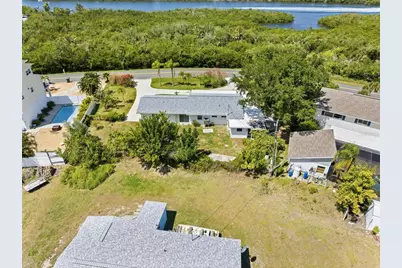 4705 Lemon Bay Drive, Venice, FL 34293 - Photo 37