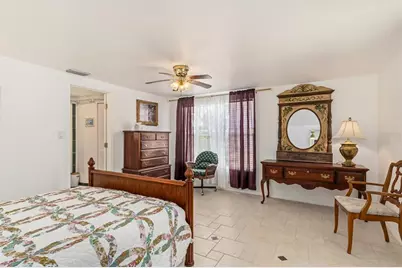4705 Lemon Bay Drive, Venice, FL 34293 - Photo 15