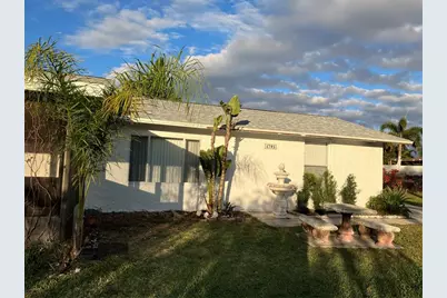 4705 Lemon Bay Drive, Venice, FL 34293 - Photo 3