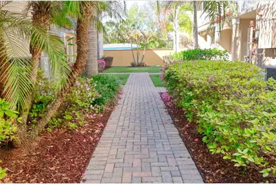 21019 Sunpoint Way #102, Lutz, FL 33558 - Photo 5