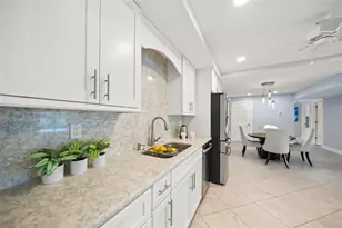 101 Whispering Sands Dr, Sarasota, FL 34242 - Photo 21