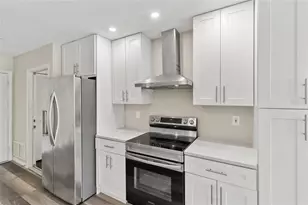 1009 Kings Ct, Venice, FL 34293 - Photo 5