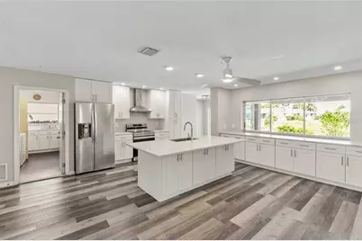 1009 Kings Court, Venice, FL 34293 - Photo 3