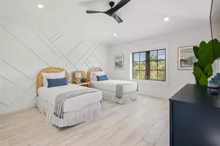 128 Fillmore Dr, Sarasota, FL 34236 - Photo 31