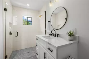 128 Fillmore Dr, Sarasota, FL 34236 - Photo 47