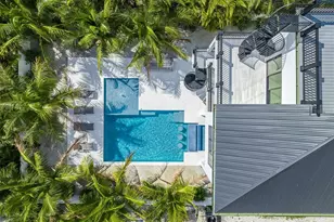 128 Fillmore Dr, Sarasota, FL 34236 - Photo 5