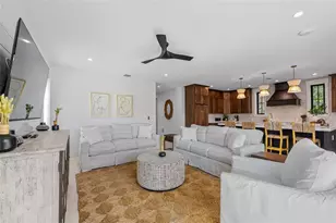 128 Fillmore Dr, Sarasota, FL 34236 - Photo 15