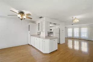 4662 Beacon Dr, Sarasota, FL 34232 - Photo 13